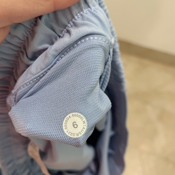 Lululemon Hotty Hot Shorts - Picture 4 of 5